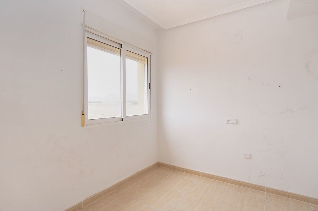Flat with garage on Calle Nicomedes Gómez — image 7